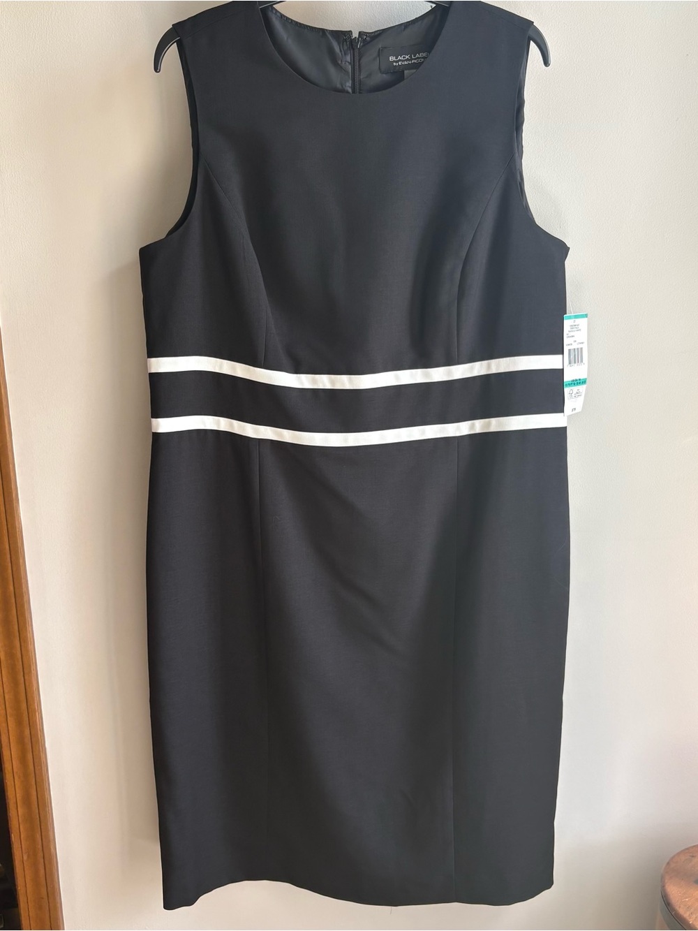 Black Label by Evan-Picone Black Sheath Dress with White Stripes size 16
